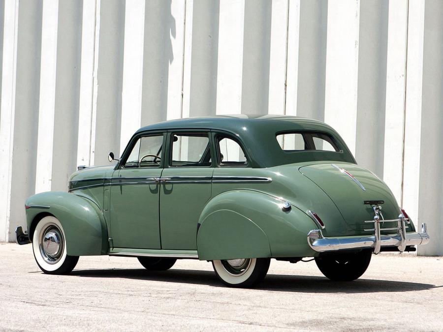  Studebaker Champion DeLux-Tone Cruising Sedan 1941 года  (фото 4 из 5)